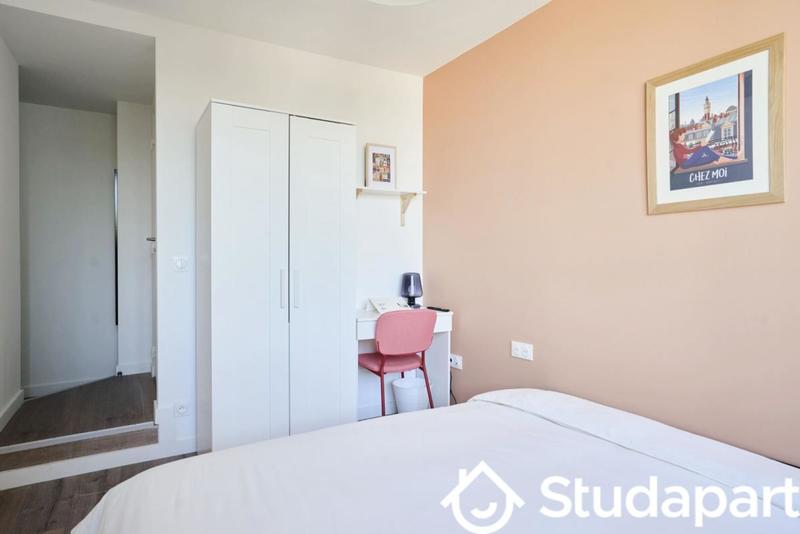 Chambre - 10 m² - 1 pièce