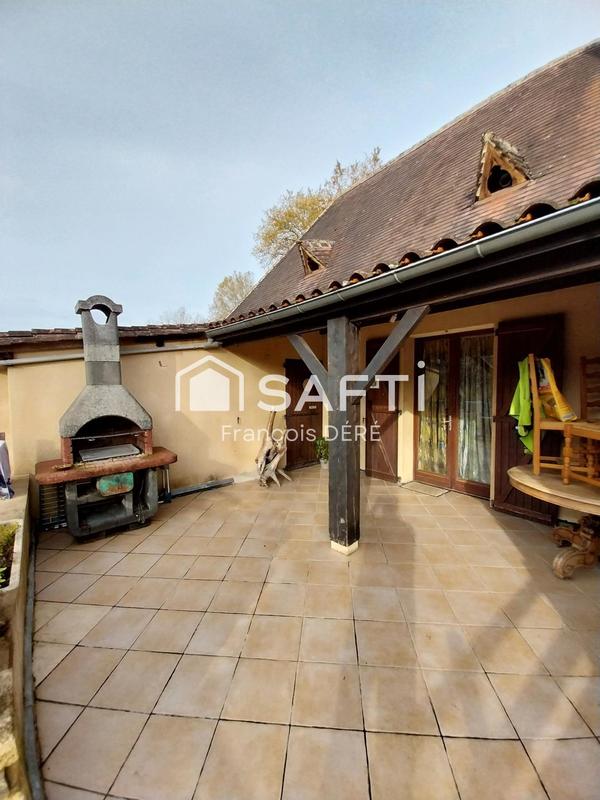 Maison - 238 m² - 9 pièces