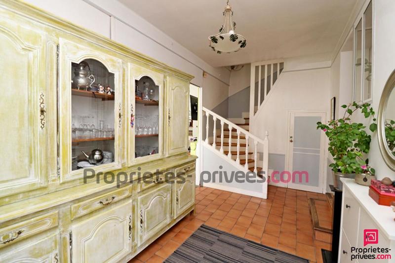 Maison - 250 m² - 8 pièces