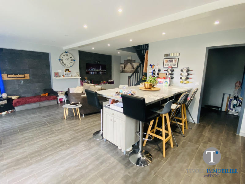 Maison - 93 m² - 4 pièces