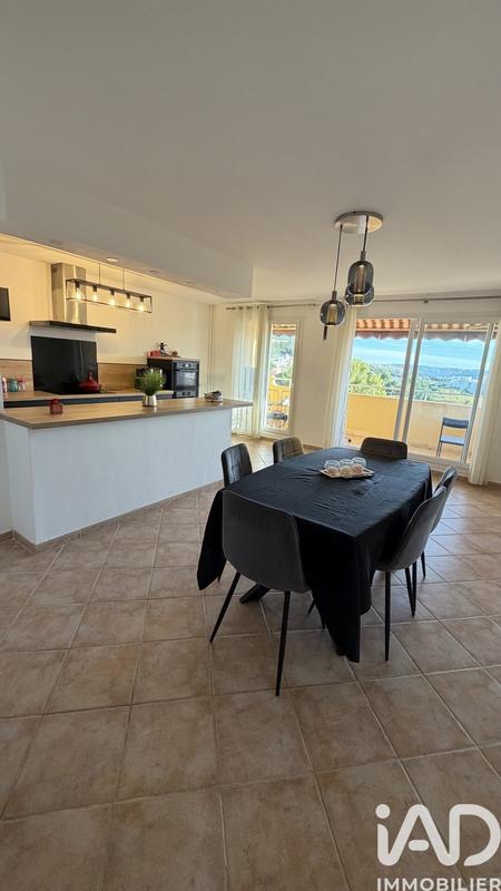 Appartement - 98 m² - 5 pièces