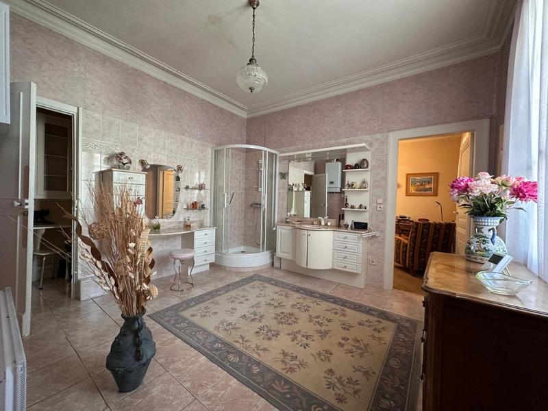 Appartement - 175 m² - 5 pièces