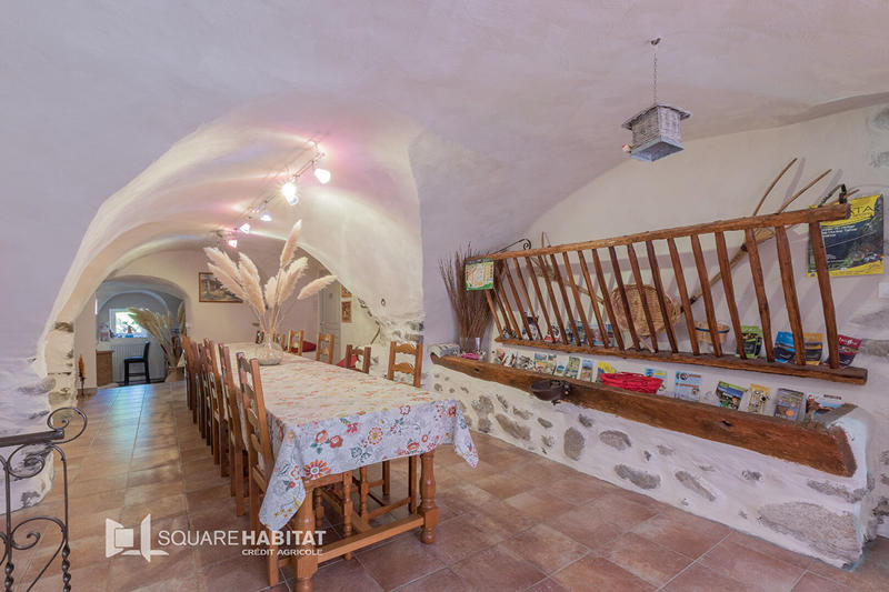 Maison - 550 m² - 15 pièces