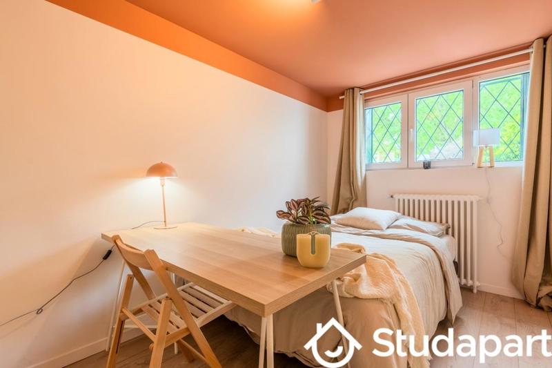 Chambre - 11 m² - 1 pièce