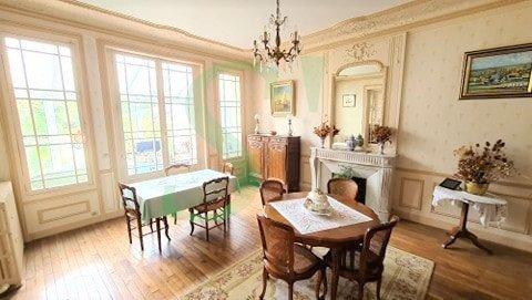 Propriété - 425 m² - 11 pièces