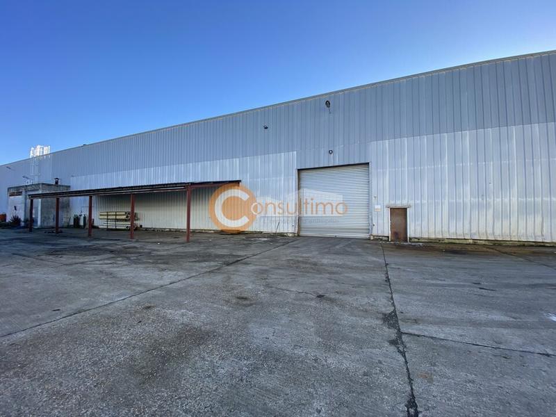 Entrepôt - 3 150 m²