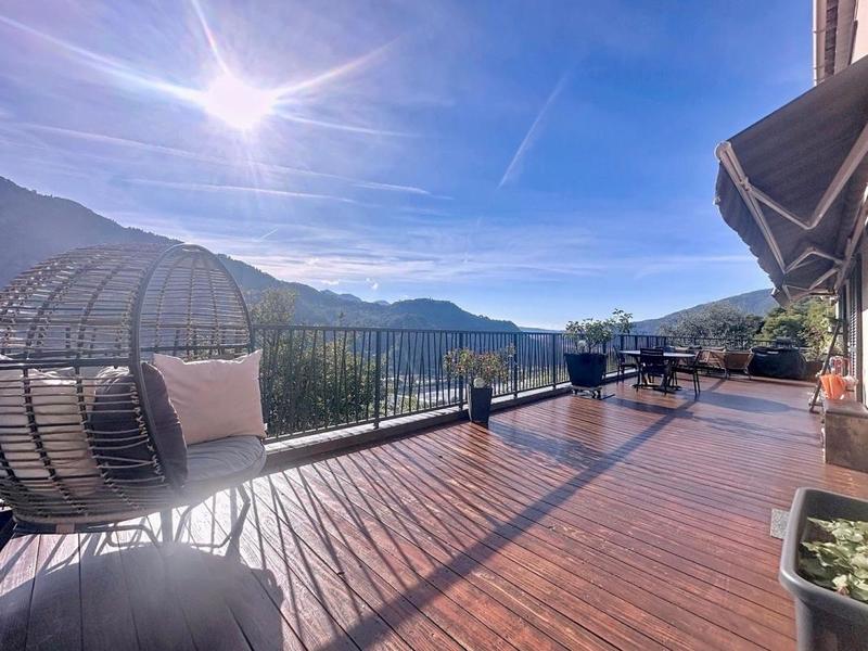 Maison - 183 m² - 5 pièces