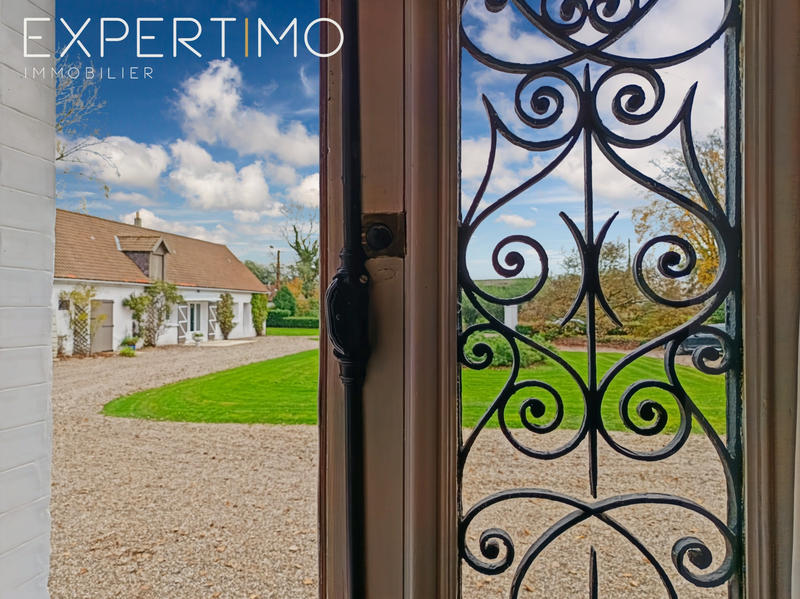 Maison - 284 m² - 12 pièces