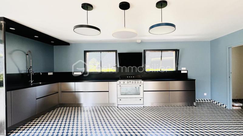 Maison - 136 m² - 6 pièces