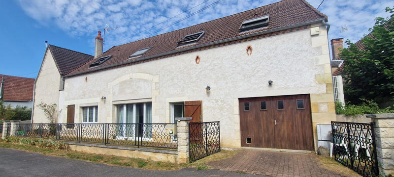 Maison - 216 m² - 6 pièces