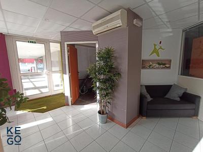 Local commercial - 88 m² - 5 pièces