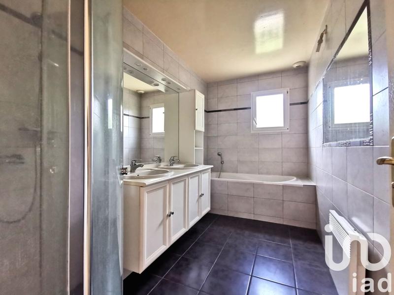 Maison - 104 m² - 4 pièces