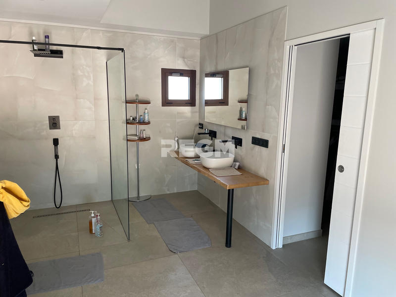 Mas - 260 m² - 6 pièces