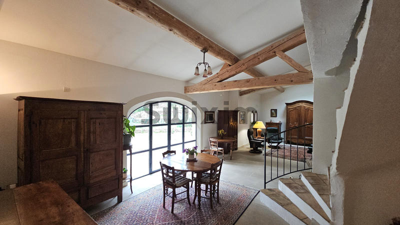 Maison - 185 m² - 5 pièces