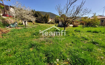 Terrain - 1 240 m²