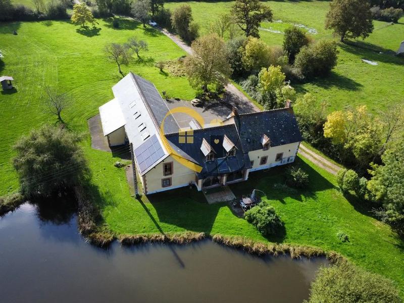 Propriété - 365 m² - 12 pièces