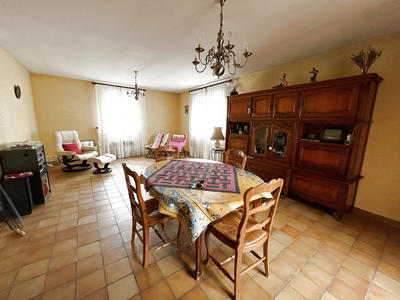 Maison - 185 m² - 5 pièces