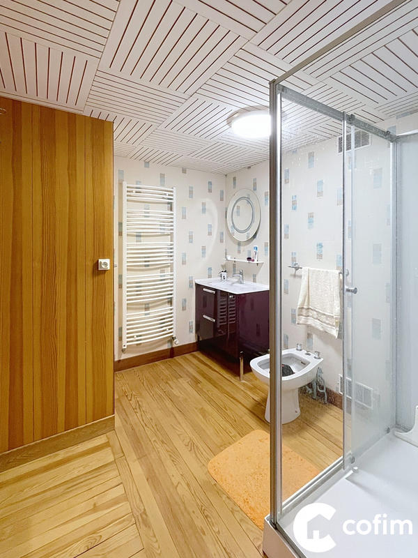 Maison - 349 m² - 6 pièces