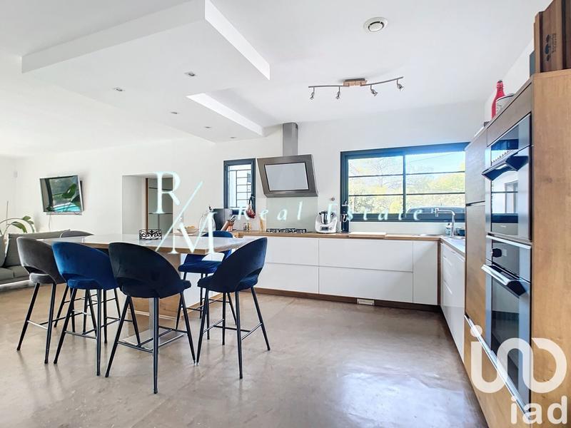 Maison - 265 m² - 10 pièces