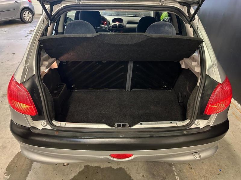 Peugeot 206 1.4 i 75cv / Distribution faite