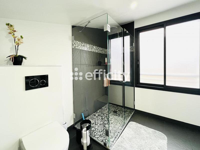 Maison - 180 m² - 5 pièces