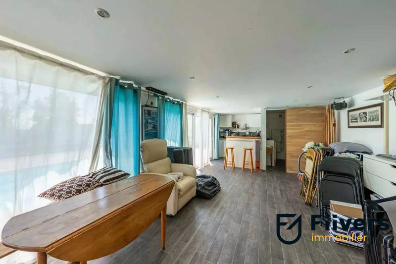 Maison - 239 m² - 8 pièces