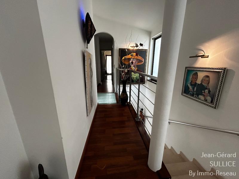 Maison - 185 m² - 5 pièces