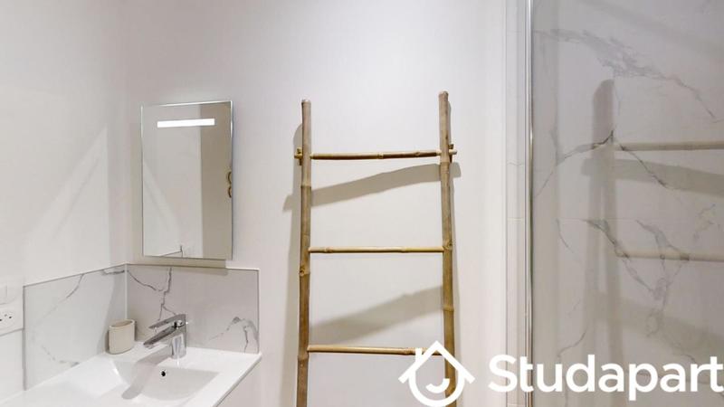 Chambre - 10 m² - 1 pièce