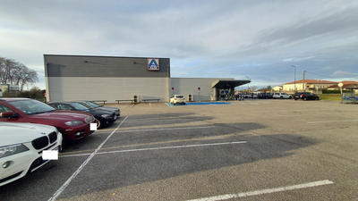 Local commercial - 1 280 m²