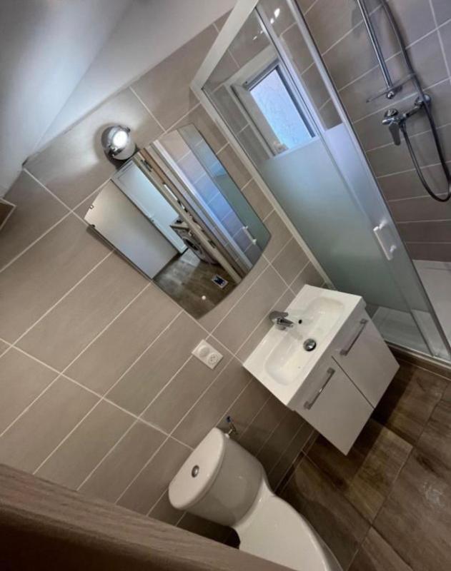 Studio - 12 m² - 1 pièce