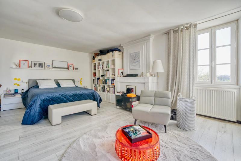 Maison - 400 m² - 11 pièces