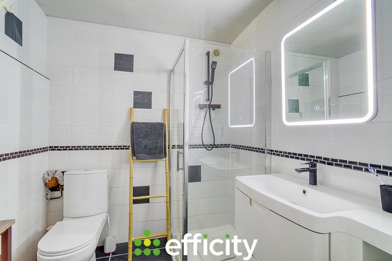 Maison - 184 m² - 7 pièces