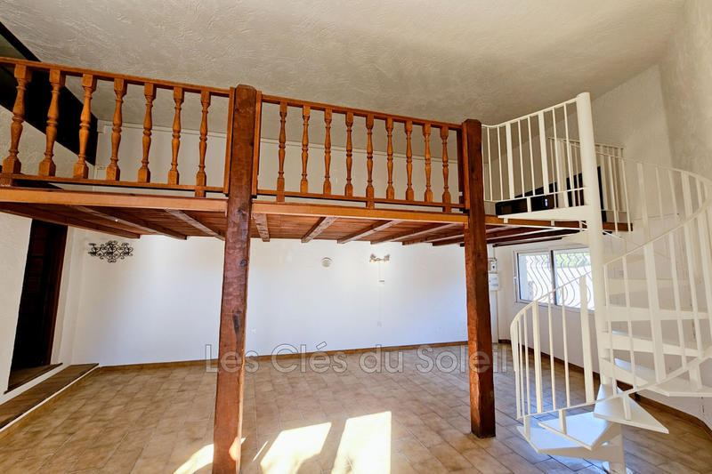 Maison - 202 m² - 9 pièces