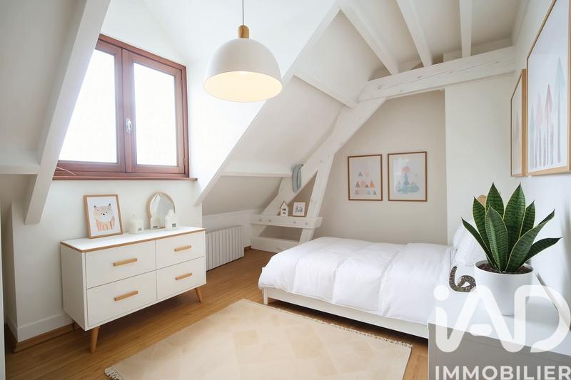 Maison - 215 m² - 10 pièces