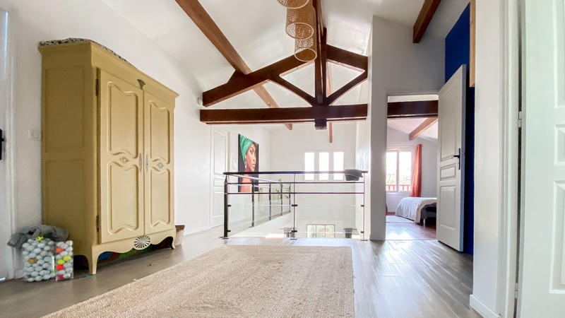 Maison - 250 m² - 7 pièces