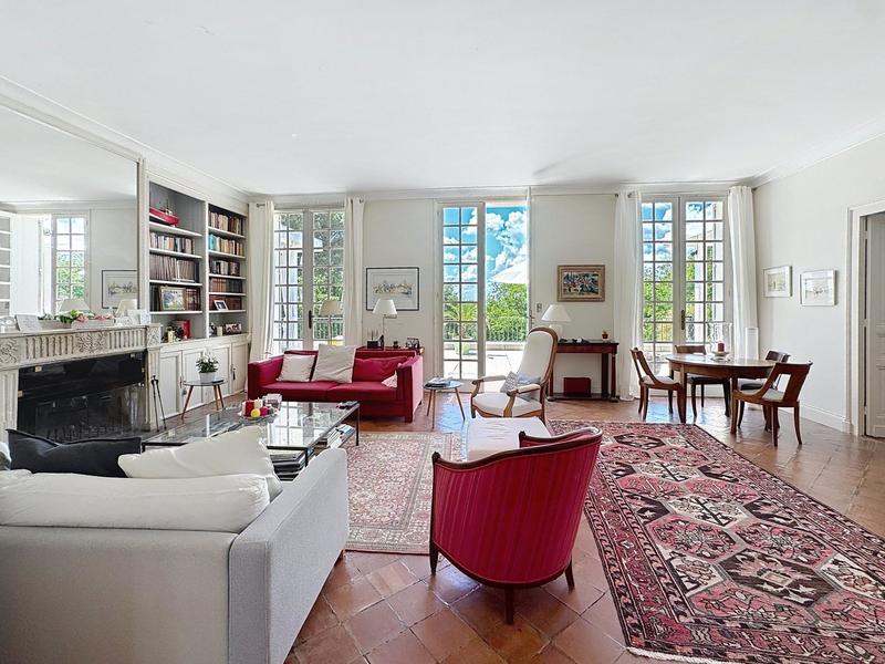 Villa - 360 m² - 7 pièces