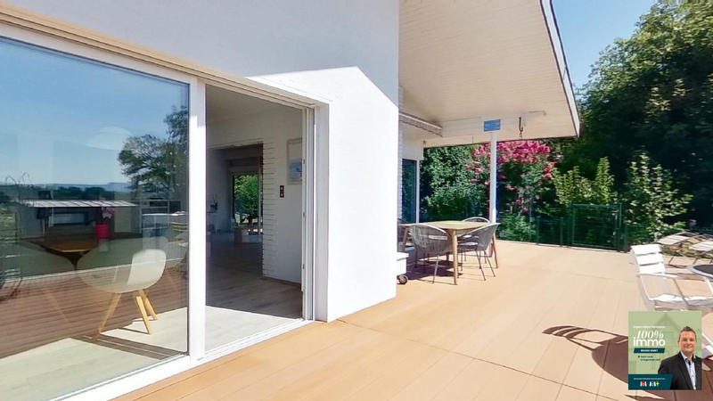 Maison - 240 m² - 5 pièces