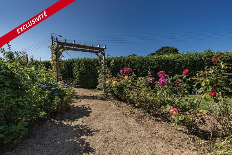 Maison - 182 m² - 9 pièces