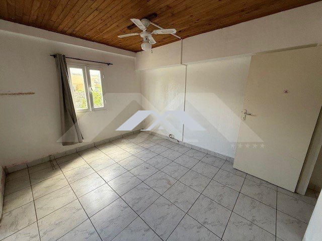 Maison - 180 m² - 5 pièces