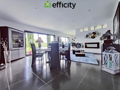 Maison - 215 m² - 6 pièces