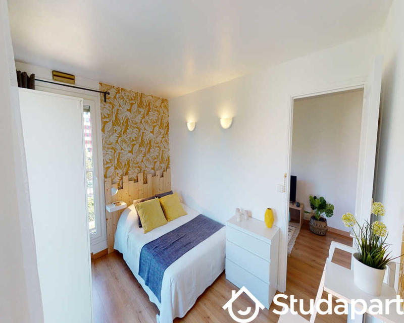 Chambre - 80 m² - 1 pièce