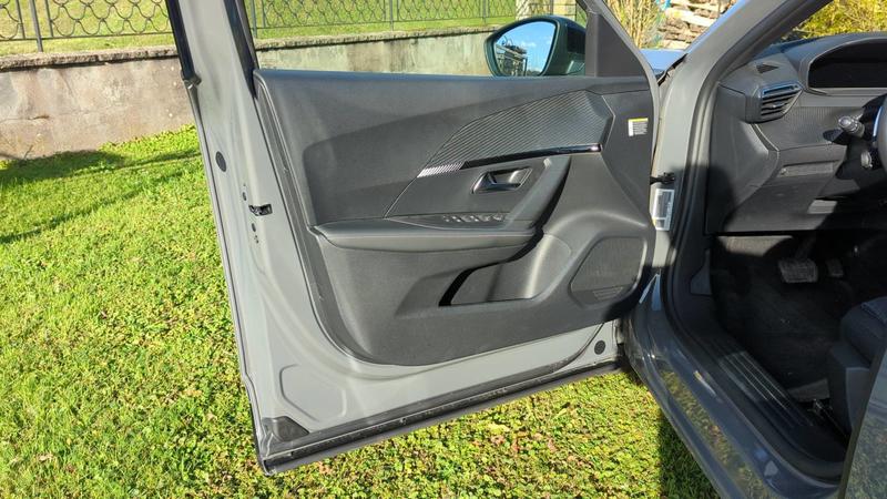 Peugeot 2008 1.2 Hybrid 136 e-Dcs6 Allure