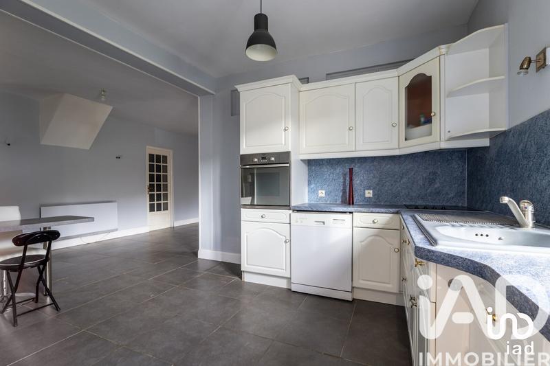 Maison - 180 m² - 13 pièces