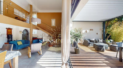 Maison - 273 m² - 7 pièces