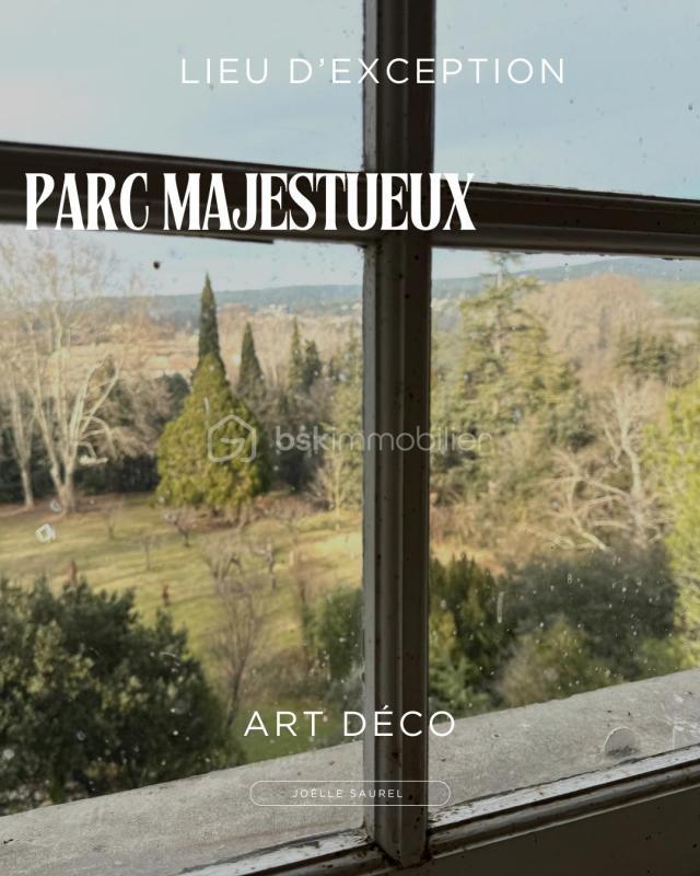 Propriété - 415 m² - 7 pièces