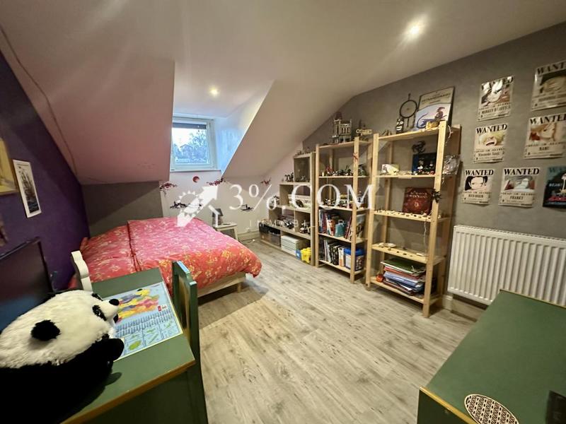 Maison - 210 m² - 10 pièces