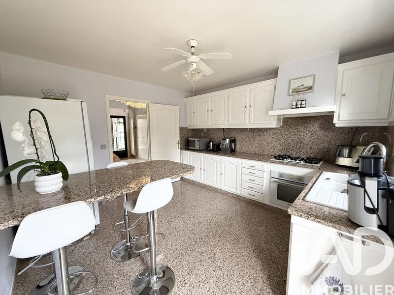 Maison - 323 m² - 9 pièces