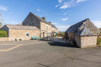 Maison - 196 m² - 7 pièces