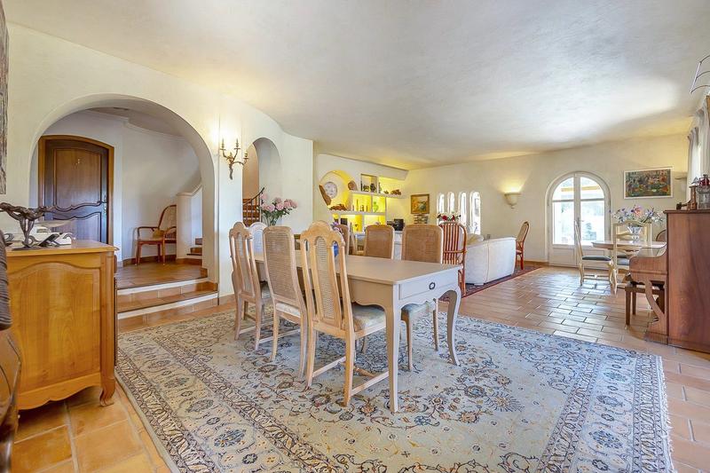 Maison - 283 m² - 6 pièces