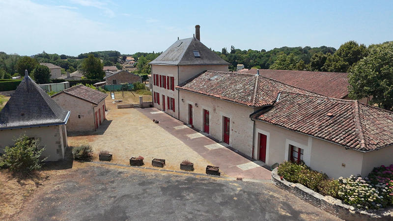 Maison - 289 m² - 9 pièces